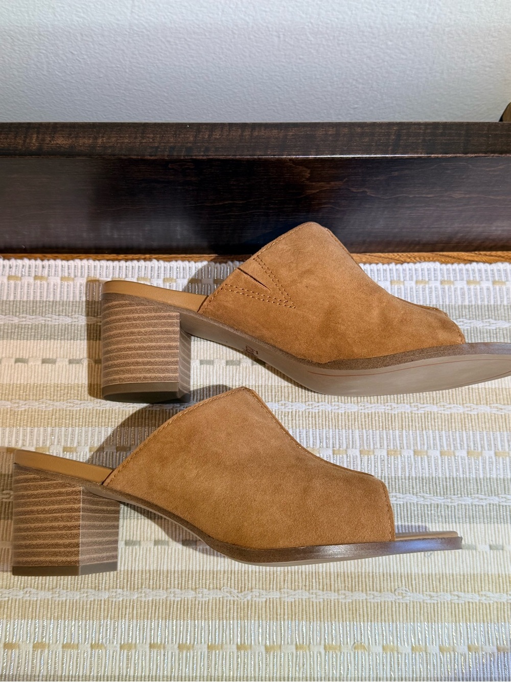 💥NIB‼️ Tara M "Imara" Size 7 Cognac Suede Leather Block Heel Mules ✨✨✨